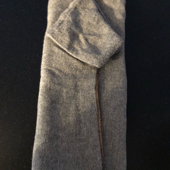 NWOT handwoven gray with gold/burnished gold-boysenberry hues wool v-neck top! - Picture 9 of 9